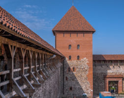 Lida_Castle_-0_c145b_df45cc00_XL